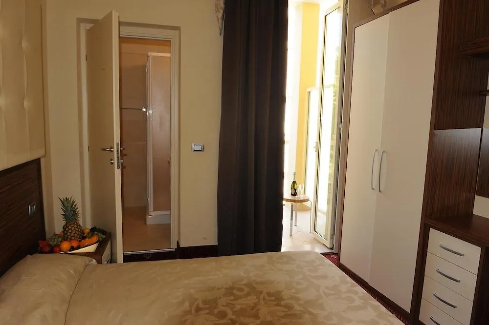 Hotel In Cesenatico 3*,